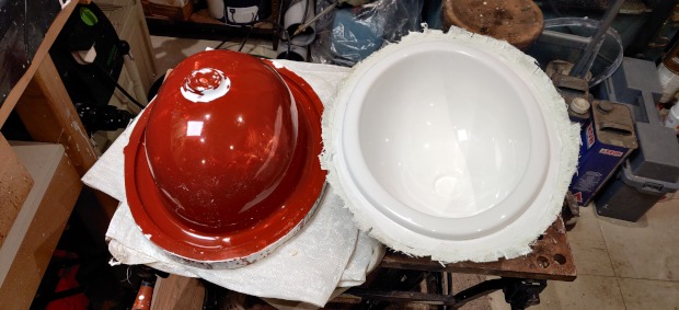 Final production mould with a white basin moulded from it.